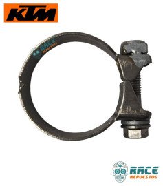 Abrazadera Unión Mofle O Exosto Duke 390 / RC 390 Original KTM Abrazadera Unión Mofle O Exosto Duke 390 / RC 390 Original KTM