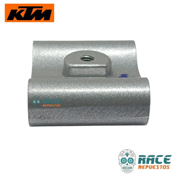 ESPACIADOR GUIA CADENA SOPORTE TRASERO DUKE 200/250/390 y RC 200/390 - Image 9