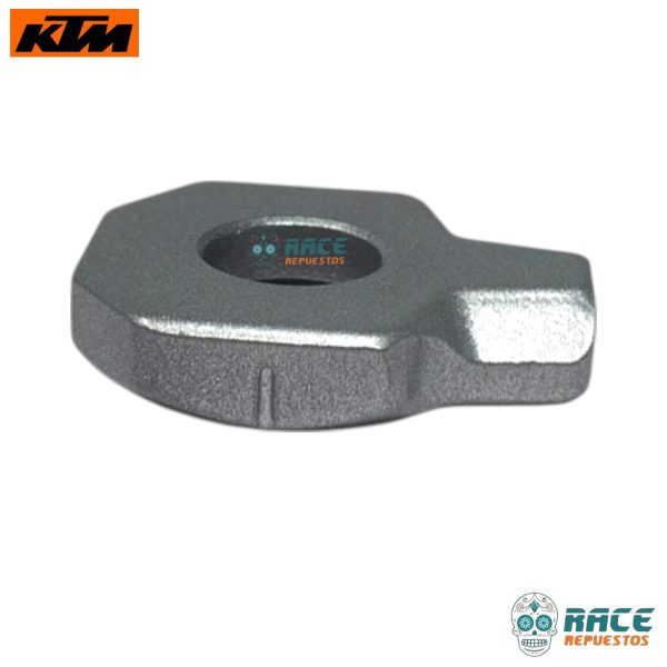 Trinquete Derecho KTM Duke 250 Duke 390 Generacion-3 Svartpilen 401 Original (Tensor de Cadena) - Image 10